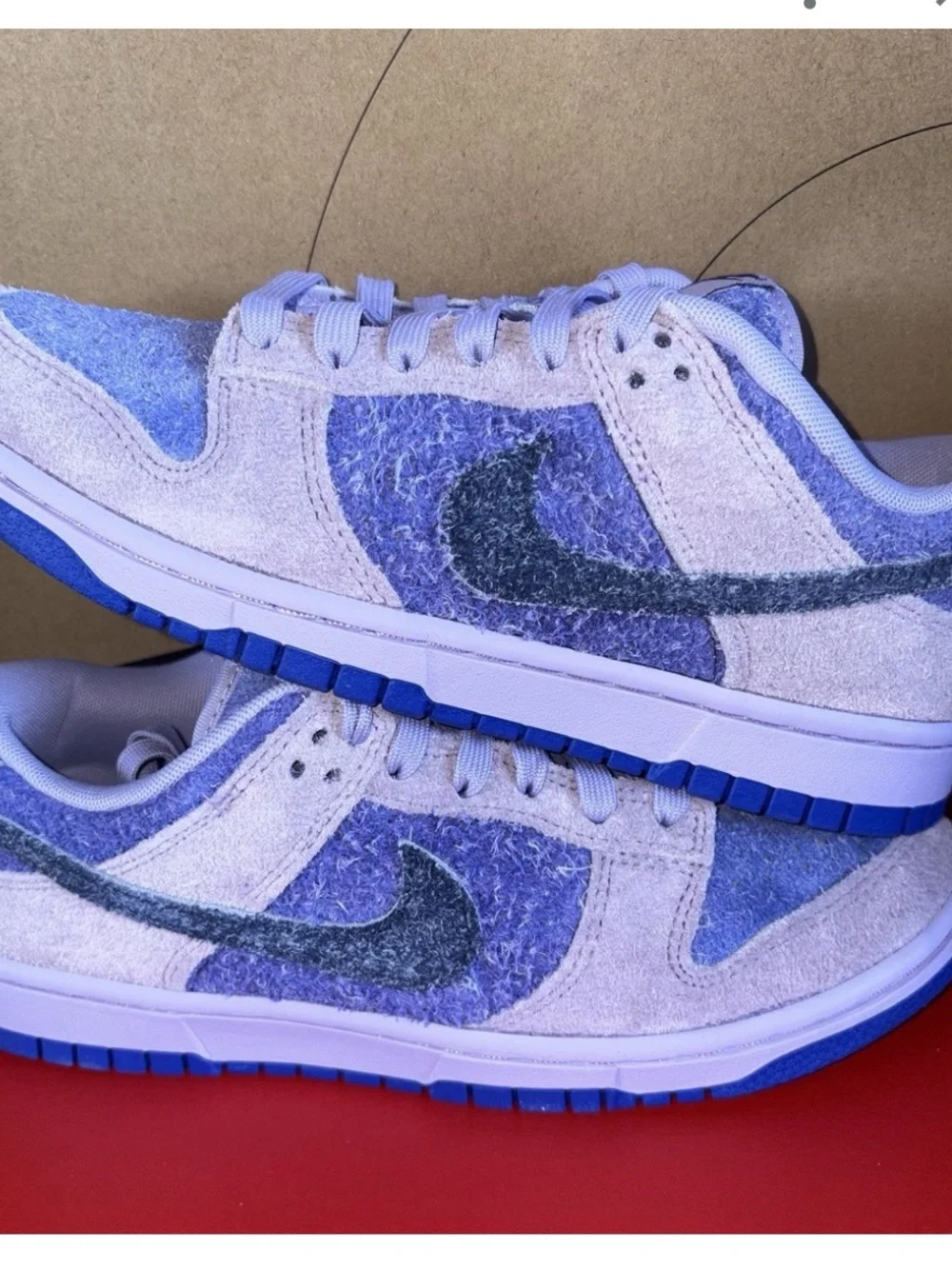 NWT!! Nike Low-Top Sneakers in Lavender and Dark Purple Swoosh
